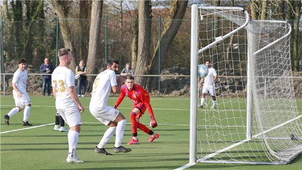 1. FC Nordenham triumphiert: Später Torrausch - SW Oldenburg nach Pause zu zehnt Der 1. FC Nordenham spielt in der Fußball-Kreisliga gegen die SG SW Oldenburg.