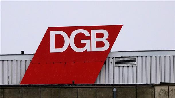 Gewerkschaften kritisieren FDP-Vorstoß zu Überstunden Nach Angaben des DGB wurden im vergangenen Jahr mehr als 1,3 Milliarden Überstunden geleistet, weit mehr als die Hälfte davon unbezahlt.
