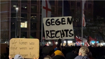 Nach Bekanntwerden des Treffens extremer Rechter in Potsdam gehen deutschlandweit Menschen auf die Straße - in Potsdam wollen auch die Behörden aktiv werden.