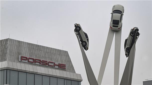 Nach Gewinneinbruch: Das sind die Baustellen bei Porsche Nach China hat Porsche 2024 deutlich weniger Autos geliefert. Rabatt-Schlachten kommen für den Konzern aber nicht infrage.