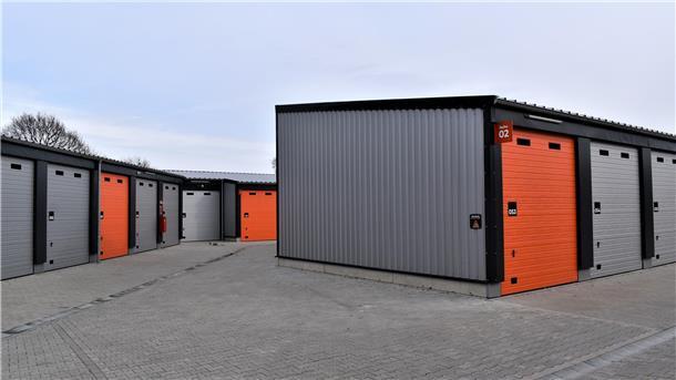 Storage24 in Debstedt: Geheimnisse hinterm Garagentor Storage24 im Gewerbegebiet Debstedt