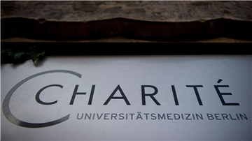 Nach dem Tod von zwei schwer kranken Patienten der Charité in Berlin steht ein Kardiologe unter Mordverdacht.