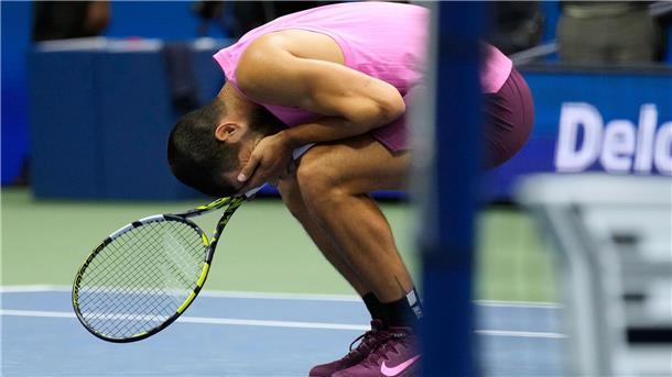 Vor Trump: Alcaraz dank US-Open-Triumph Nummer eins der Welt Nach dem verwandelten Matchball wurde Alcaraz emotional.