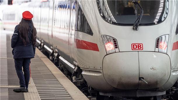 Bahn rechnet nach GDL-Warnstreik mit vollen Zügen am Samstag Nach dem Warnstreik hofft die Bahn darauf, am Wochenende wieder nach Plan zu fahren.