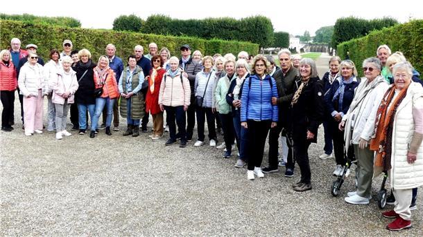 Kultur, Gartenpracht & Genuss: „KulTour“-Fahrt nach Hannover und Fischerhude Nach der morgendlichen Abfahrt in Bremervörde erreichte die Reisegruppe den „Großen Garten“ in Herrenhausen.