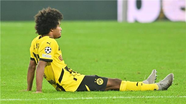 Erst gefeiert, dann verletzt: BVB-Sorgen um Adeyemi Nach der Pause war die Adeyemi-Show beendet.