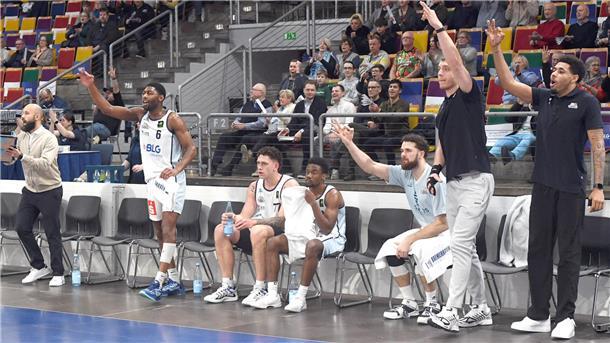 Eisbären schaffen gegen Trier ihren ersten Rückrundensieg Nach drei Niederlagen zum Rückrundenstart hatten die Profis der Eisbären Bremerhaven wieder Grund zum Jubeln.