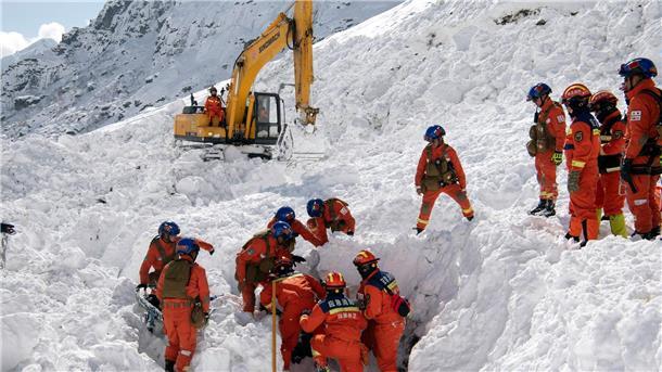 Zahl der Toten nach Lawinenunglück in Tibet steigt auf 28 Nach einem Lawinenabgang in Nyingchi in der Autonomen Region Tibet soll die Suche nach Überlebenden beendet worden sein.