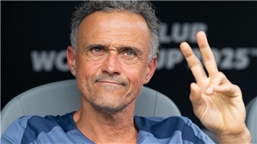 Nach einem Radsturz muss Luis Enrique unters Messer. (Archivbild)