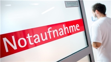 Nach einem Sturz in einem Linienbus ist eine 66-Jährige im Krankenhaus gestorben. (Symbolbild) 