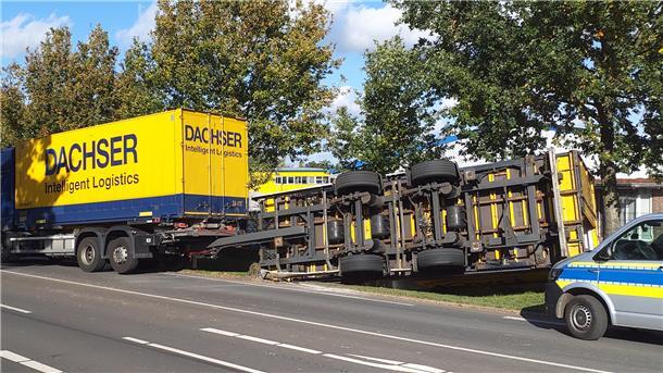 Umgekippter Lkw-Anhänger