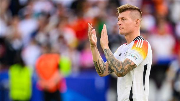 Toni Kroos zieht sich aus Öffentlichkeit zurück Nach einem vollen Jahr 2024 will Toni Kroos künftig nicht mehr öffentlich auftreten.