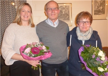 Nach jahrelangem Engagemnet verabschiedete Vereinsvorsitzender Hermann Winkelmann Anna Vogeler (links) Marita Voss (rec hts) aus dem Vorstand des Reitsvereins Selsingen.