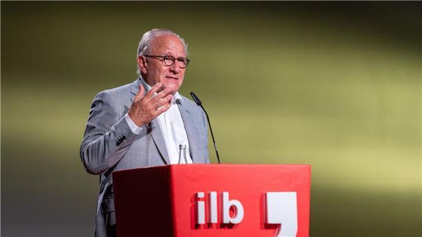 Literaturfestival: Direktor Ulrich Schreiber tritt zurück Nach mehr als zwei Jahrzehnten hört Direktor Ulrich Schreiber nun beim Internationalen Literaturfestival Berlin auf.