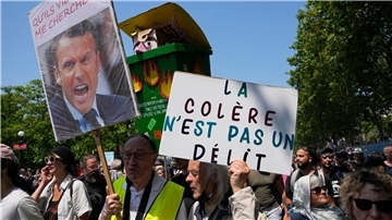 Nach monatelangen teils gewaltsamen Protesten tritt die Rentenreform in Frankreich heute nahezu geräuschlos in Kraft.