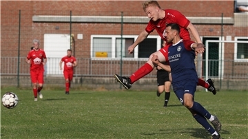 Fußballspiel des TuS Einswarden mit Mustafa Seker