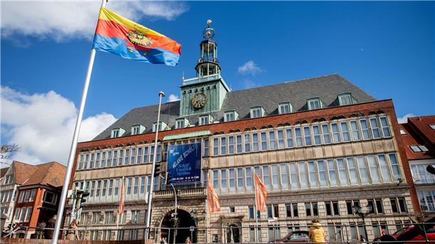 Nach personellen Konsequenzen bei der Stadt Emden wegen Korruptionsermittlungen haben auch die Stadtwerke Maßnahmen bestätigt. (Archivfoto)