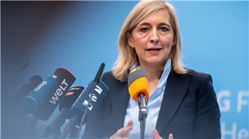 Was bringt die Last-Minute-Operation für stabile Beiträge? Nach Plänen von Ministerin Warken sollen die Beiträge stabil bleiben können.