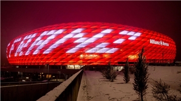 Nach seinem Tod prangte sein Name auf dem Stadion - nun soll der Platz davor heißen wie er. 