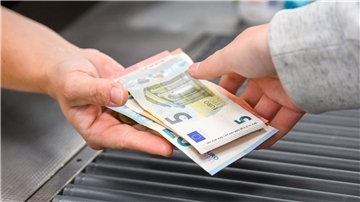 Nach vorläufigen Zahlen lagen die Verbraucherpreise im September um 4,5 Prozent über dem Vorjahresmonat.