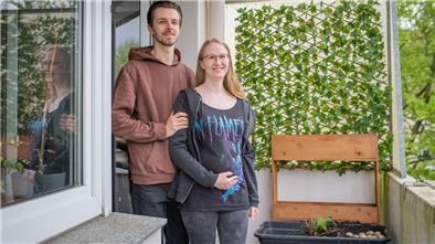 Kurios: Balkon-Ente „Erna“ brütet wieder - und auch die Mieterin ist wieder schwanger Nachwuchsglück