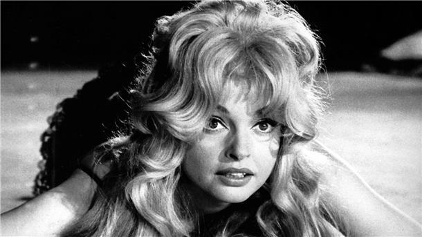 Nadja Tiller in der Rolle der Lulu in dem gleichnamigen Film von 1962.