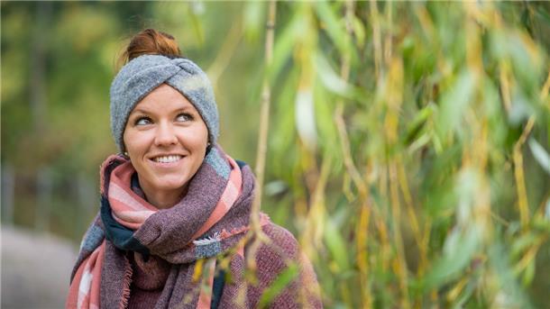 Neu in Bremerhaven: die junge Lehrerin Nadja Weiser kam nach fünf Jahren in den USA zurück nach Norddeutschland. Hier ist sie im Bremerhavener Bürgerpark unterwegs.