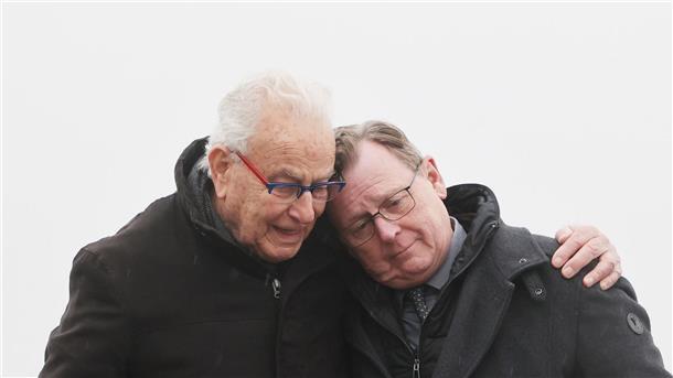 78. Jahrestag der Befreiung von Buchenwald Naftali Fürst (l), Präsident des Internationalen Komitees Buchenwald-Dora und Kommandos, und Bodo Ramelow (Die Linke), Ministerpräsident von Thüringen, gedenken gemeinsam der Opfer des Konzentrationslagers Buchenwald.