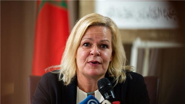 Innenministerin Faeser: Bald Verbote von Hamas und Samidoun Nancy Faeser in Rabat: Die Verbote der Hamas und des propalästinensischen Netzwerks Samidoun werden jetzt „sehr schnell“ vollzogen.