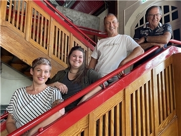 Natascha Schulz, Lisa Schesies-Janssen, Tommy Marechal und Alfred Ferenz stellen für den Beitrag der lokalen Musikszene zum Jahnhallen-Geburtstag jeweils eine Band zusammen.