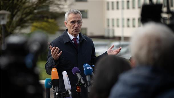Krieg gegen die Ukraine: So ist die Lage Nato-Generalsekretär Jens Stoltenberg machte in Ramstein deutlich, dass derzeit eine schnelle Aufnahme der Ukraine in die Nato nicht auf der Tagesordnung stehe.