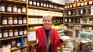 Naturkostladen-Inhaberin Rita Hogrewe hat eine weitere Ladenfläche angemietet. Dort geht bald der erste Unverpackt-Laden an den Start. Foto: Gehrke