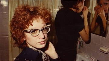 Neben dem Dokumentarfilm über Nan Goldin sind am Mittwoch auch Werke der US-amerikanischen Künstlerin zu sehen.