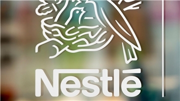 Nestlé: „Überall dort, wo wir tätig sind, entspricht unser Portfolio den lokalen Vorschriften oder internationalen Standards“.