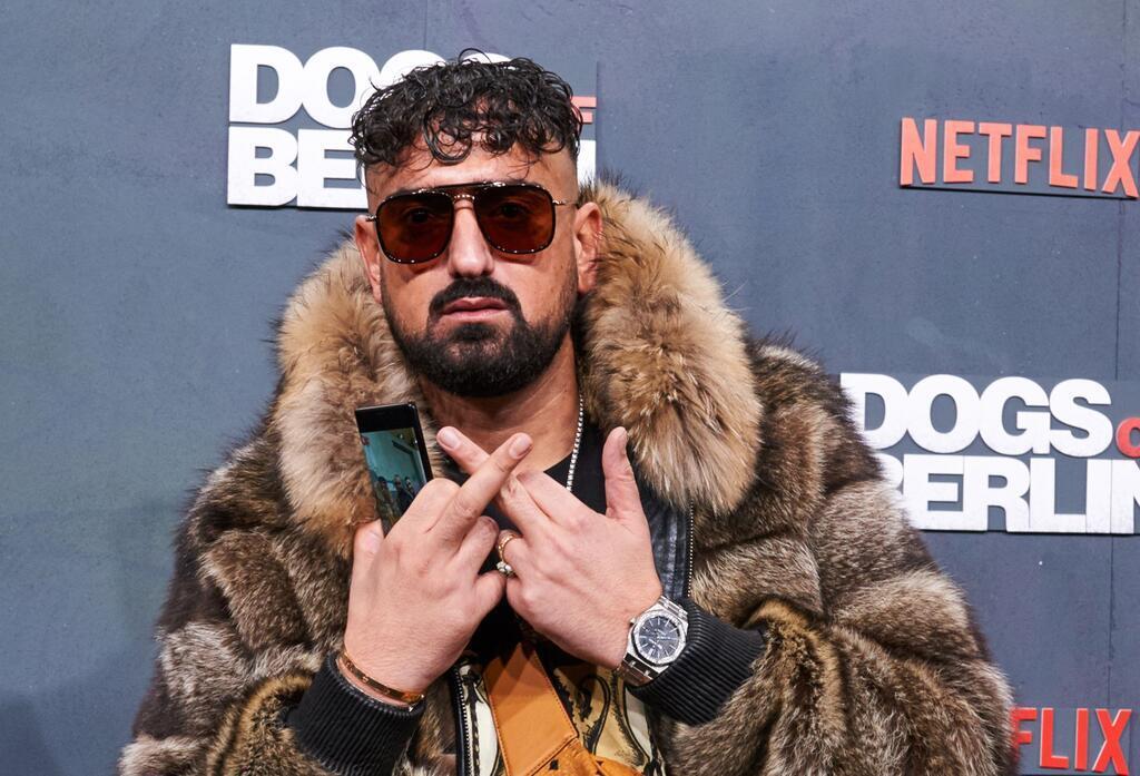 Netflix kündigt „ein seltenes, ungeschöntes Bild“ an.