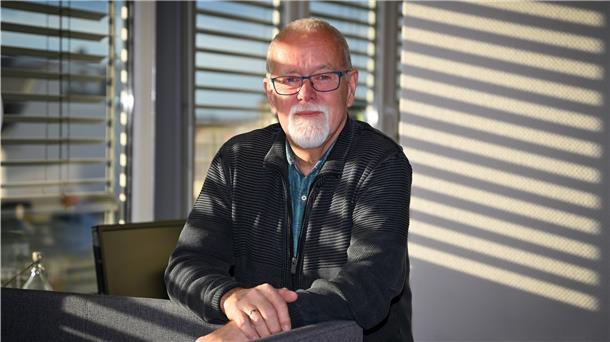 Im Lebensstellwerk mit 65 die Hebel umgelegt Ein Mann im Portrait