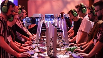 Neue Spiele testen wie hier bei der Gamescom 2024 - das ist auch bei der diesjährigen Gaming-Messe möglich. 