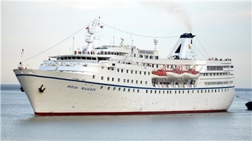 Neuer Einsatz für den Kreuzfahrt-Oldie "Ocean Majesty": Das Schiff soll in Amsterdam umfunktioniert werden.