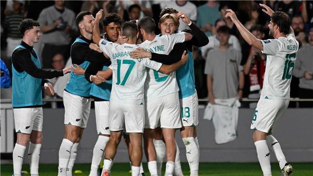 Sieg gegen Außenseiter: Neuseeland bei WM 2026 dabei Neuseelands Team jubelt über das Tor zum 3:0.