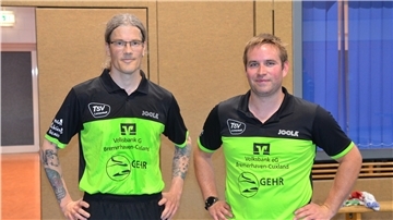 Neuzugang Elger Neumann (links) und Kapitän Matti von Harten wollen den Klassenerhalt mit dem TSV Lunestedt schaffen.
