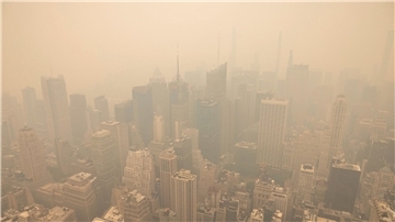 New York ist inmitten von Rauch zu sehen, der durch Waldbrände in Kanada verursacht wurde.
