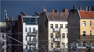 Nicht nur die gestiegenen Zinsen umtreiben Immobilienkäufer, sondern auch erhöhte Energie-Anforderungen mit dem Heizungsgesetz.