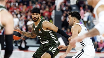 Nick Weiler-Babb gelang in Mailand der Münchener Siegtreffer an der Freiwurflinie.