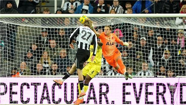 Woltemade trifft auch im Ligacup für Newcastle Nick Woltemade erzielte im Liga-Cup das 2:0 für Newcastle gegen Tottenham.