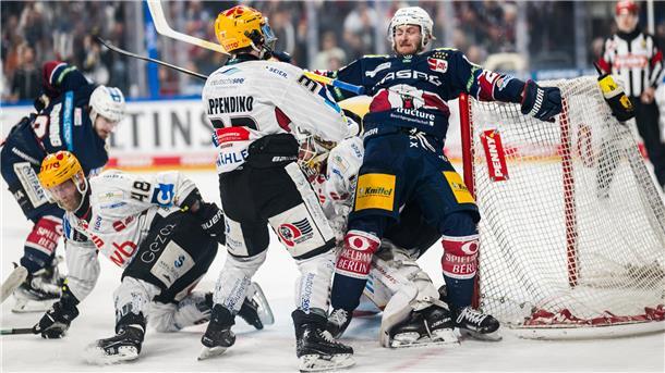 Das zweite Finale geht an Berlin: Pinguins verlieren spektakuläres Spiel Nicolas Appendino und die Fischtown Pinguins lieferten sich in Spiel zwei des Finals in der Deutschen Eishockey-Liga in Berlin einen harten Kampf mit den Eisbären.