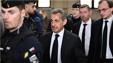 Nicolas Sarkozy (M) war von 2007 bis 2012 französischer Präsident.