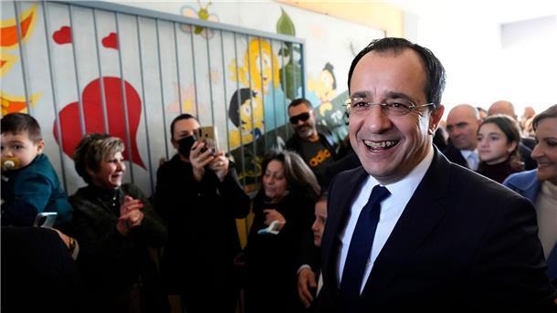 Ex-Außenminister gewinnt Präsidentenwahl in Zypern Nikos Christodoulides.