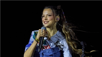 Nina Chuba wurde 2022 mit dem Song „Wildberry Lillet“ berühmt. (Archivbild)