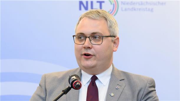 NLT-Präsident Marco Prietz regt an, dass das Land neue Schulden für die Kommunen nutzt.