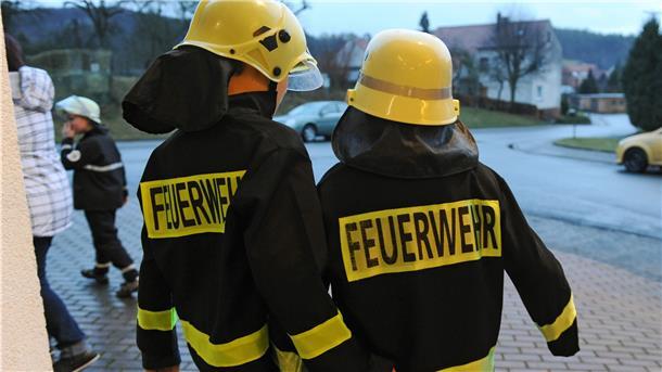 Noah (5) hat schnell reagiert, als ein Traktor auf offenem Feld brannte. Vielleicht wird er später mal Feuerwehrmann?